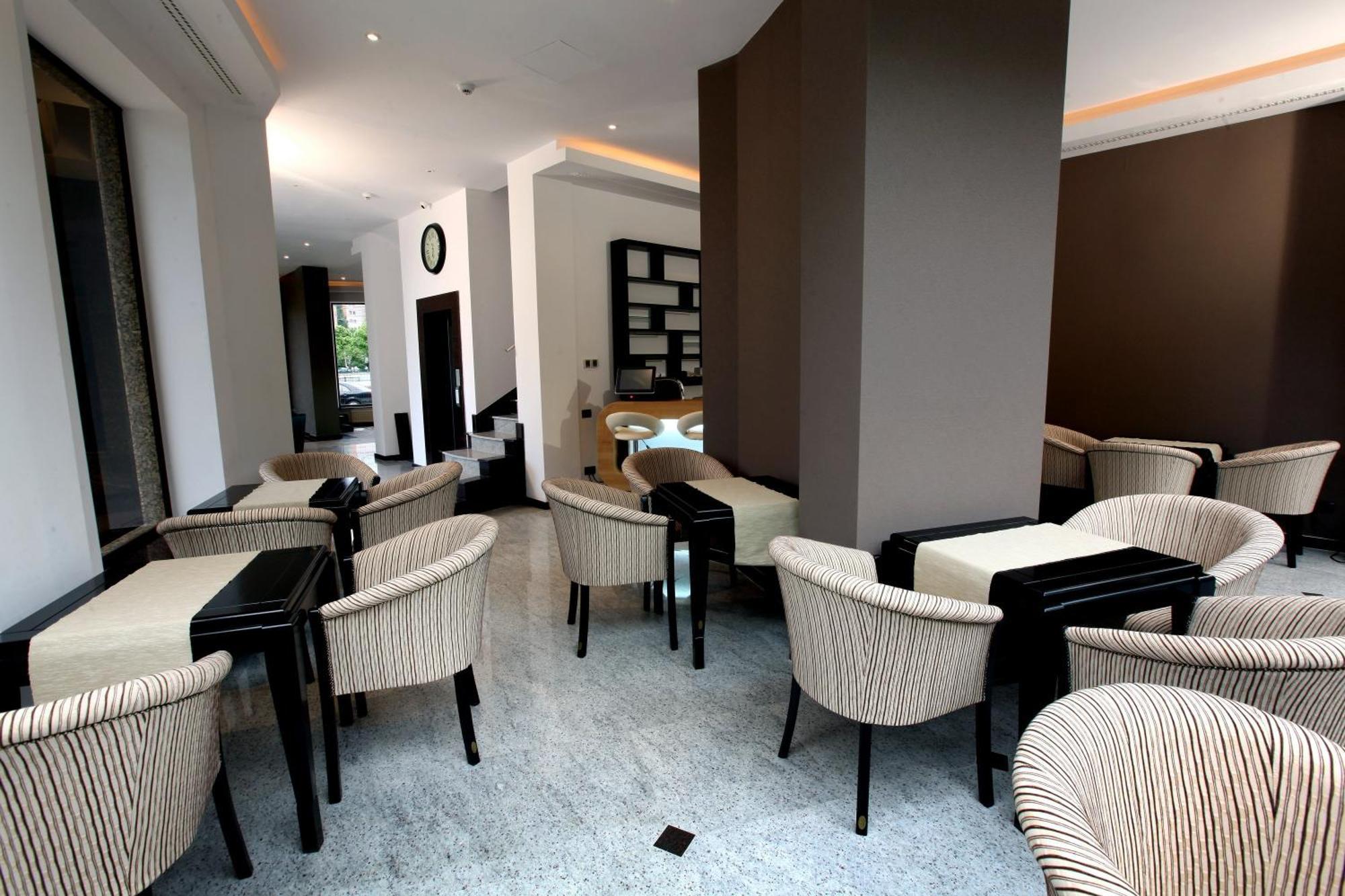 Ambiance Hotel Bucarest Exterior foto